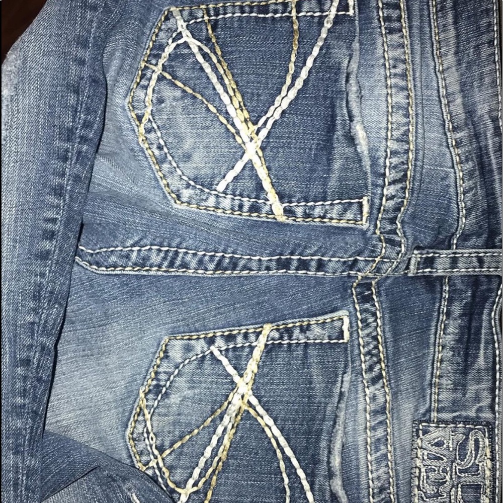 Silver - Picture 2 of 3